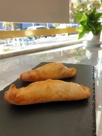 Empanadilla de jamón y queso 3,10€